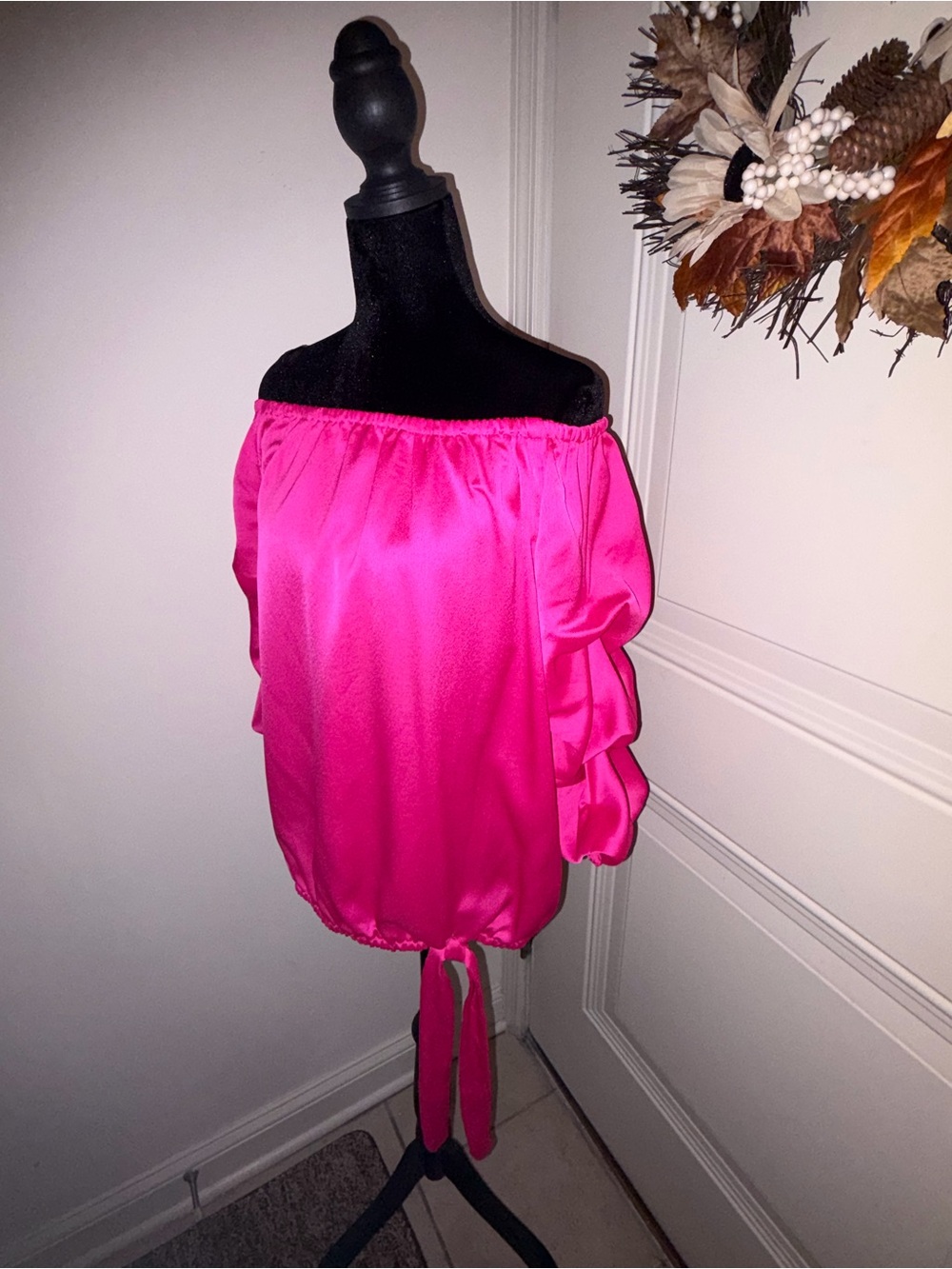 Vince Camuto Hot Pink Off-Shoulder Ruffle Sleeve Blouse - Picture 2 of 7